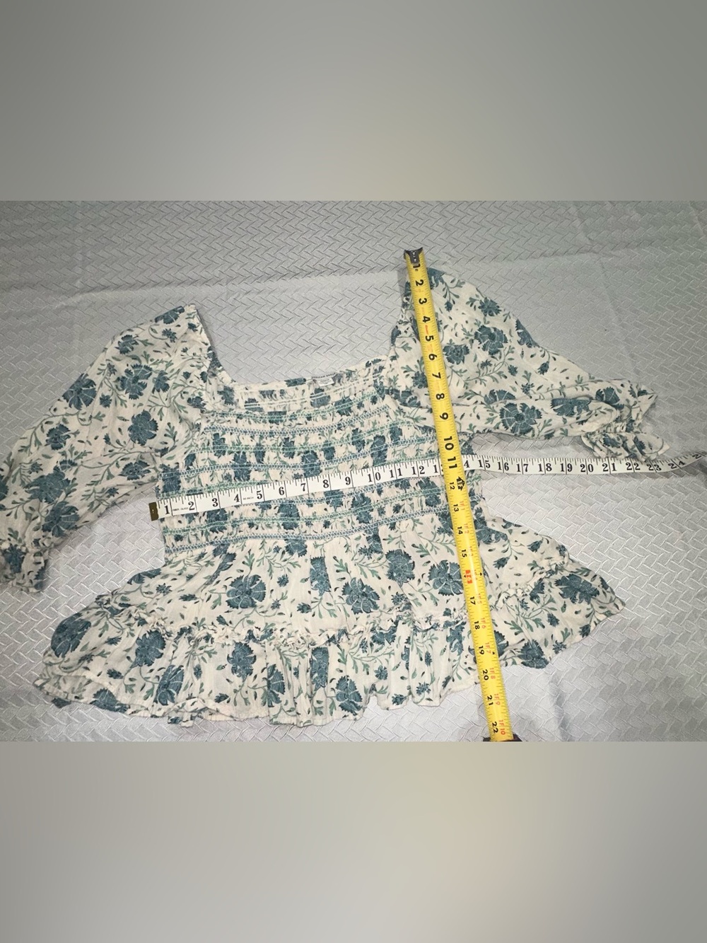American Eagle Outfitters White Top with Teal Floral Print